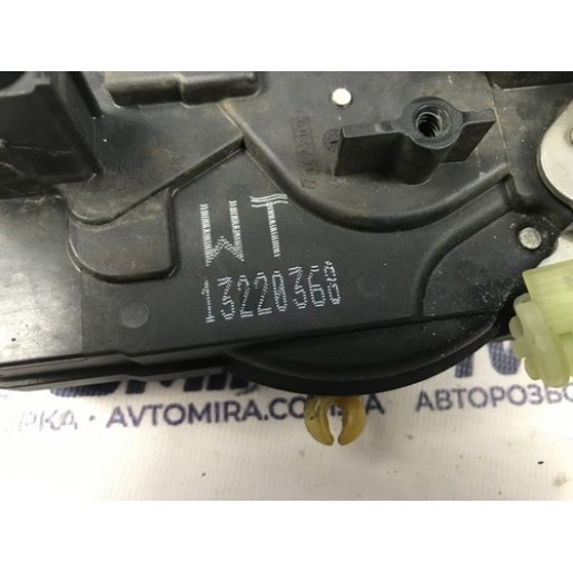 Замок двери передней правой Opel Zafira B 2005-2011 13220368